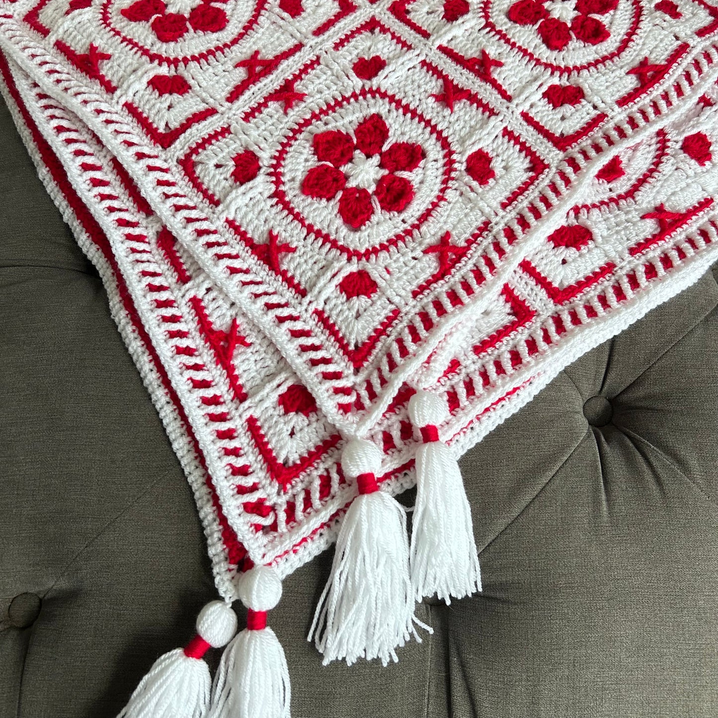 Poinsettia Tiles Crochet Blanket Kit