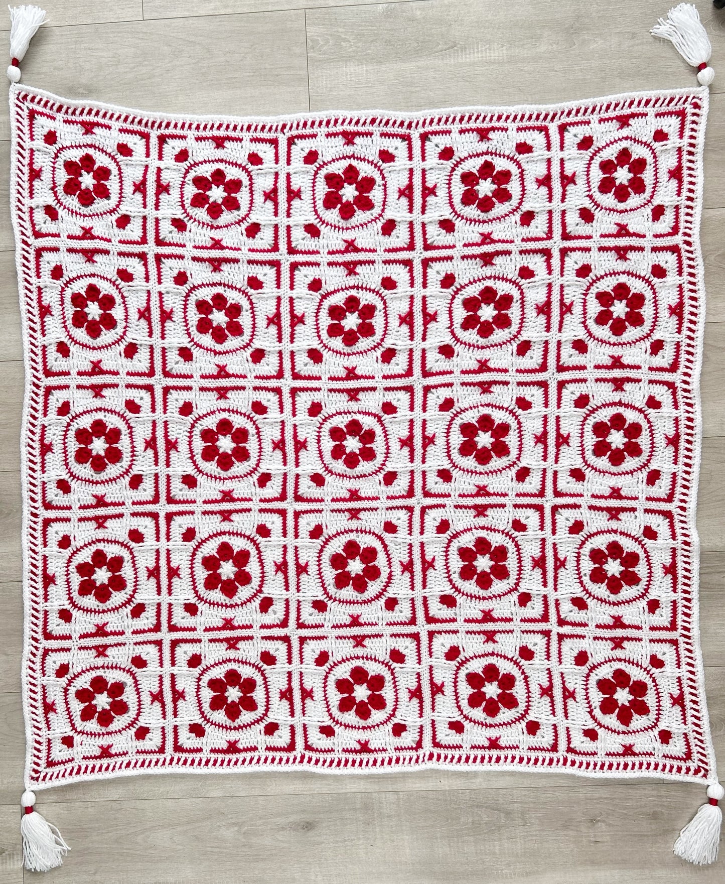 Poinsettia Tiles Blanket Pattern