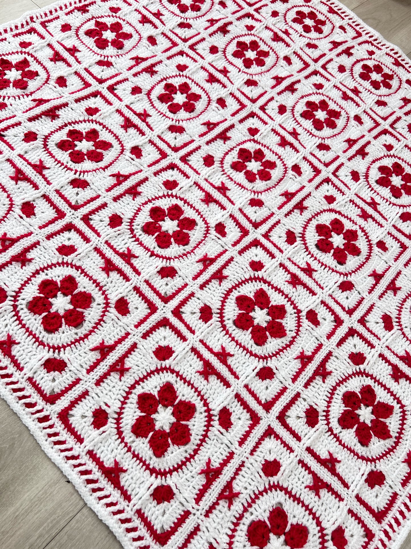Poinsettia Tiles Blanket Pattern