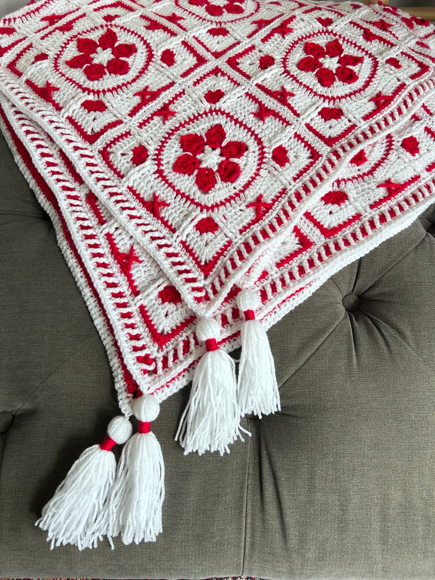 Poinsettia Tiles Crochet Blanket Kit