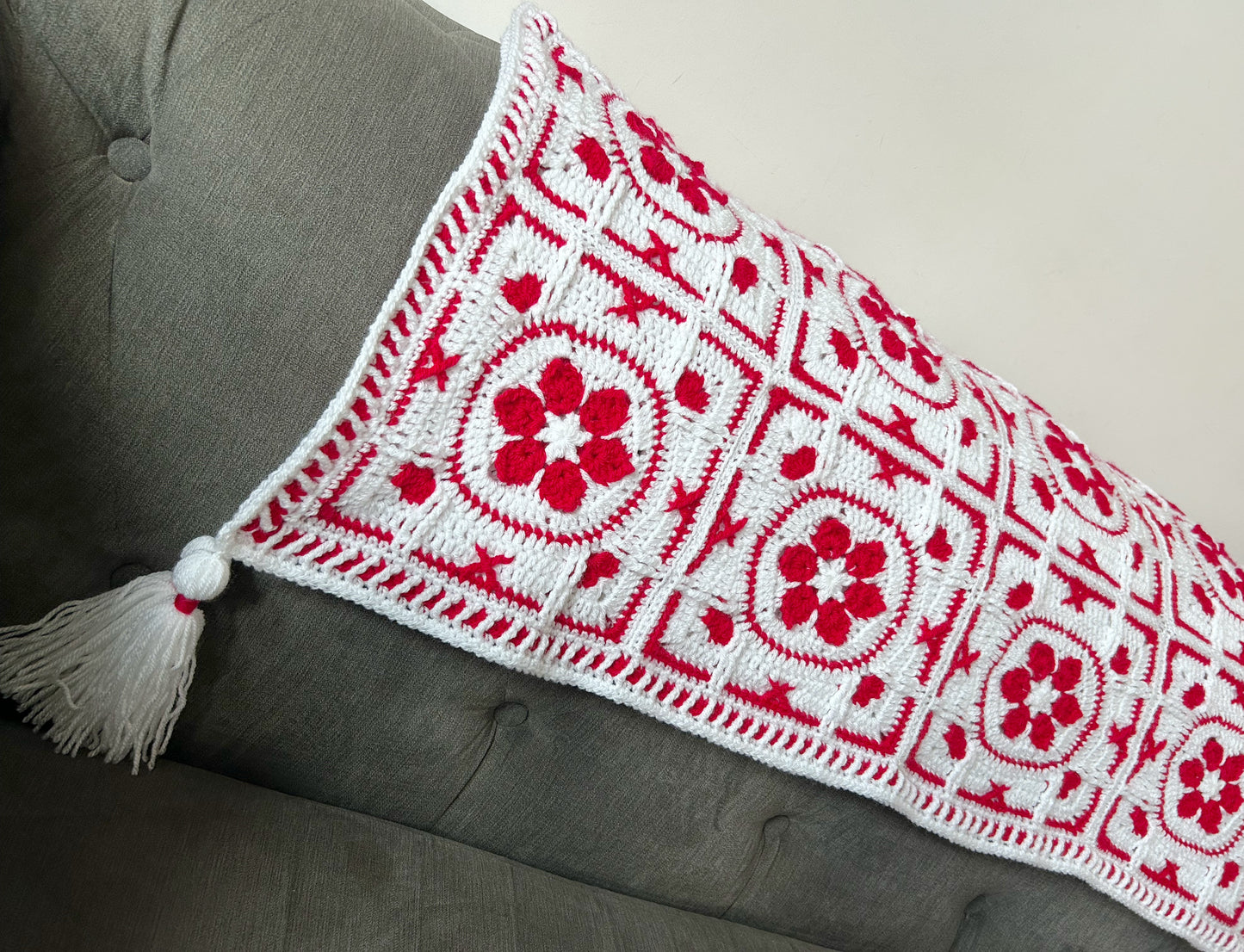 Poinsettia Tiles Crochet Blanket Kit